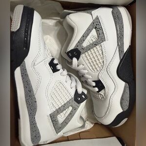 Jordan 4 Retro OG in White Cement Edition
